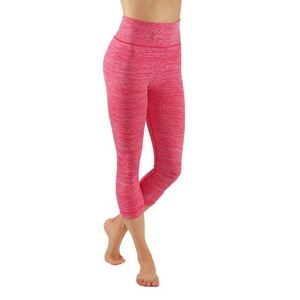 NWT Heather Pink Capri Leggings Flat Seams Moisture Wicking Size L/XL